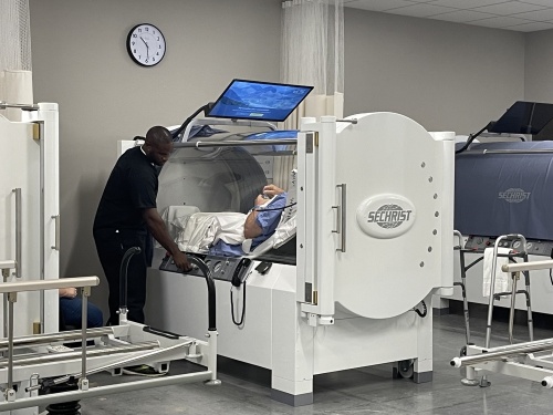 The clinic specializes in wound healing, post-surgical wound care, diabetic ulcer treatment, infection healing options and radiation injury treatment. (Courtesy R3 Wound Care and Hyperbarics) 