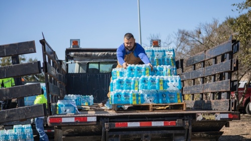 Austin is distributing water for residents during the boil-water notice. (Courtesy Austin Water)