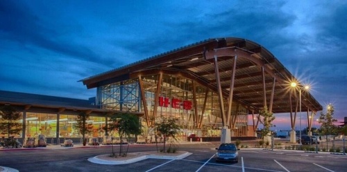 H-E-B's new McKinney location will have a fuel station, car wash, drive-thru pharmacy and more. (Courtesy H-E-B)