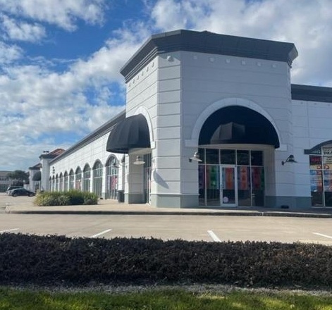 Located at 17355 Hwy. 249, Houston, Willowbrook Plaza features 384,858 square feet of retail space and is anchored by major tenants including AMC Theatres and Bed Bath & Beyond. (Courtesy MGold Properties)