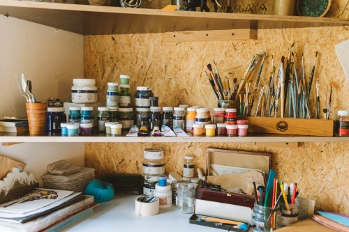 Visitors can paint custom wood signs as well as ready-to-paint ceramics. (Courtesy Pexels)