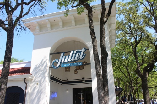 Juliet Italian Kitchen opened its second location in The Arboretum on April 1, 2021. (Claire Shoop/Community Impact Newspaper)
