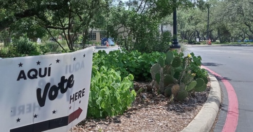 A sign points the way for Shavano Park voters headed to City Hall, which was an early voting and Election Day poling site for the May 7 elections. (Edmond Ortiz/Community Impact Newspaper)