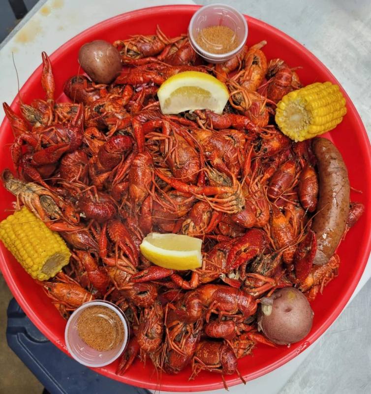 Juicy Heads & Spicy Tails Crawfish & More now open in Humble