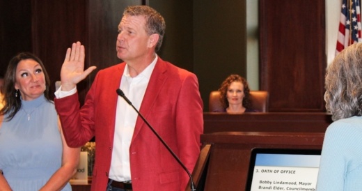 Bobby Lindamood was sworn in as mayor at the Colleyville City Council meeting on May 17. (Bailey Lewis/Community Impact Newspaper)