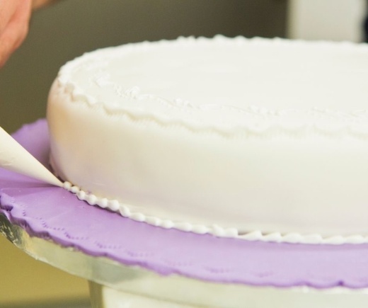 AR Workshop in Cypress will host special instructor Courtney Nguyen from The Flower Petal Bakery for a bento cake decorating event. (Courtesy Canva)