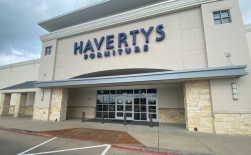 Havertys opened in April. (Brian Rash/Community Impact Newspaper)