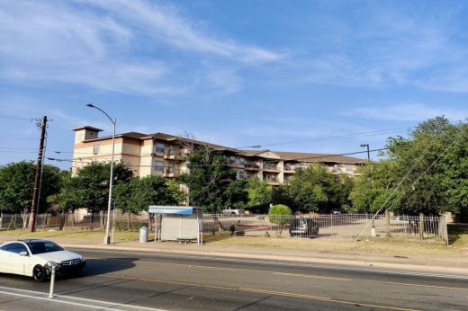 Council agreed to purchase City View Apartments in order to maintain affordable apartments and potentially expand the complex. (Ben Thompson/Community Impact Newspaper)