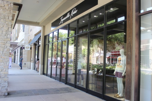 Store front and walkway in the Domain
