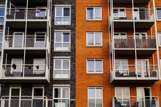 Between February and May, average monthly rent prices rose 3.3% and 2.3% in two local submarkets tracked by the agency—Highland Village/Upper Kirby/West U and Heights/Washington Avenue, respectively. (Courtesy Pexels)