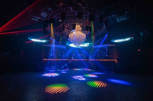 While on the dance floor, guests can enjoy views of the 450-pound, 8-foot quartz crystal chandelier. (Courtesy Michael Anthony)