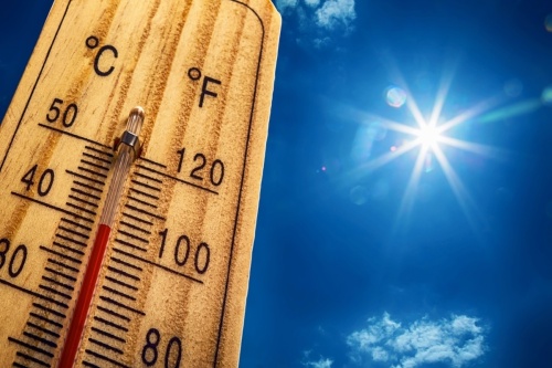 Dallas County Health and Human Services officials are advising Dallas residents to be aware of rising temperatures after reporting a heat-related death. (Courtesy Adobe Stock)