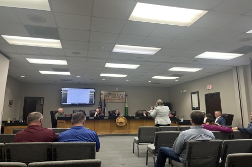 Kim Wright, general manager of the South Montgomery County Utility District, presented the preliminary wastewater treatment plant budget for fiscal year 2022-23 to the Oak Ridge North City Council on Aug. 8. (Kylee Haueter/Community Impact Newspaper)