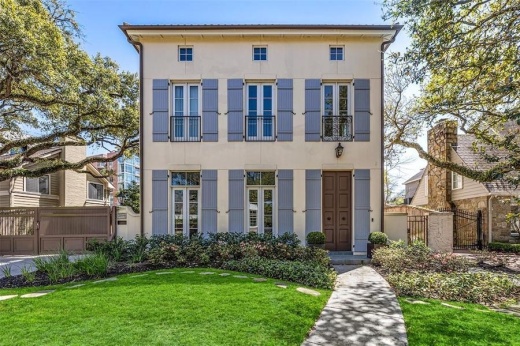 A River Oaks home in Houston is up for rent at 5,219 square feet. (Courtesy Houston Association of Realtors)