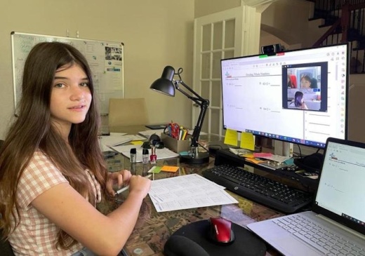 STEM-E gives students opportunities for hands-on experience in STEM. (Courtesy STEM-E Youth Career Development Program)