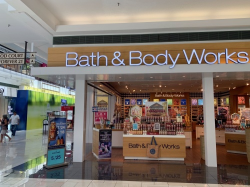 The Deerbrook Mall's Bath & Body Works location will be expanding to a new storefront, which is set to open in early- to mid-October. (Emily Lincke/Community Impact Newspaper)