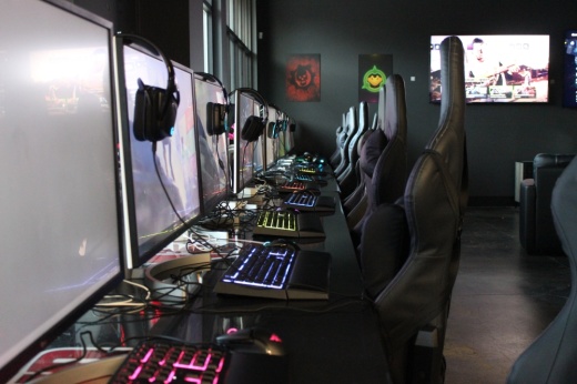 Be Legend Gaming has about a dozen personal computers. (Samantha Douty/ Community Impact)
