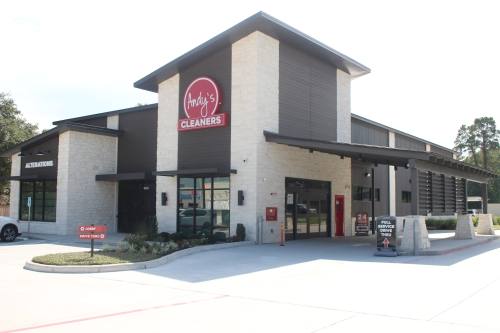 Andy's Cleaners' second location will open in the Imperial Oaks Shopping Center in February 2023. (Andrew Christman/Community Impact)