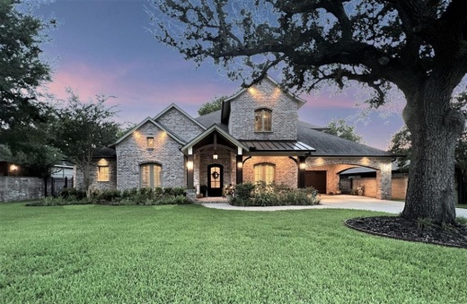 A house located at Oyster Creek Drive. (Courtesy Houston Association of Realtors)