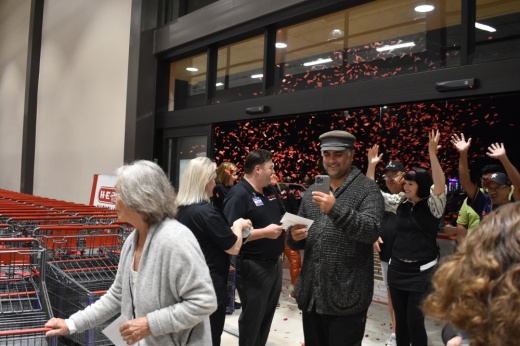 The Magnolia Place H-E-B celebrated its grand opening at 6 a.m. Wednesday, Nov. 2, with confetti cannons and gift cards for shoppers. (Lizzy Spangler/Community Impact)