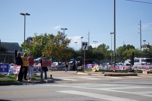The line outside Metropolitan Multi-Service Center on West Gray was long on the morning of Nov. 8 and snaked around the polling location's entrance. (Leah Foreman/Community Impact)