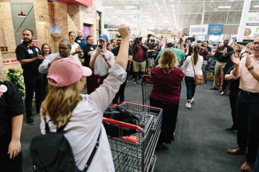 Enthusiastic shoppers attending the grand opening of H-E-B's debut in North Texas with the Frisco store opening Sept. 21. (Courtesy H-E-B)