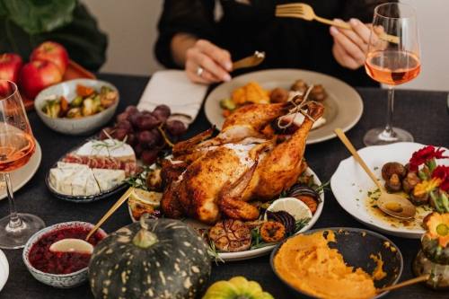 The 11th annual Families Feeding Families event will include a complimentary hot Thanksgiving meal. (Courtesy Pexels)