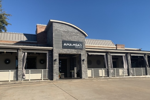 Anamia's storefront.