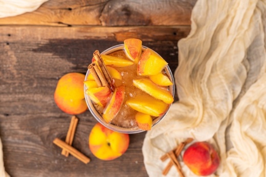 HTeaO offers limited-edition drinks, including the Peach Cobbler tea. (Courtesy HTeaO)