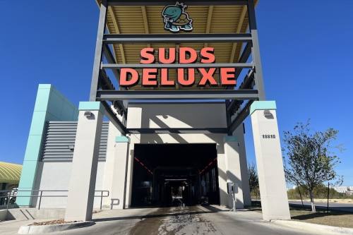 A new Suds Deluxe Car Wash is slated for San Marcos at the corner of Chisos St. and I-35. (Zara Flores/Community Impact)