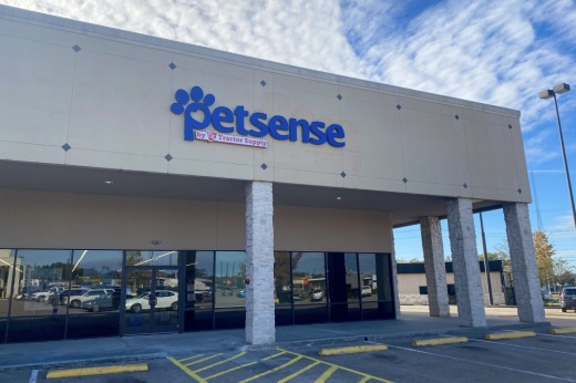 Petsense, a pet supplies store, opened Nov. 7 in Magnolia's Renaissance Center. (Cassandra Jenkins/Community Impact)