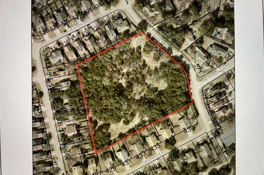 An aerial view shoes 507 Rupen Drive, the future site of Taranga Drive and several residential lots. (Courtesy city of Lakeway)
