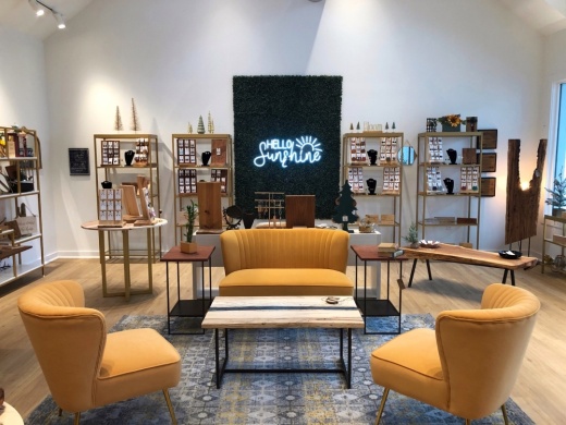Beautiful Bliss opened Sept. 22 and offers jewelry, home goods and furniture. (Lizzy Spangler/Community Impact Newspaper)