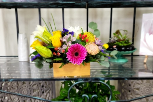 The business offers flower arrangements for a variety of occasions. (Jarrett Whitener/Community Impact)