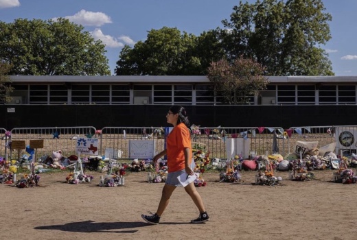 Jazmin Cazares explores a makeshift memorial at Robb Elementary School in Uvalde, where her sister, Jackie, 9, was killed alongside 18 classmates and two educators in a May 24 shooting on campus. Cazares and Kimberly Mata-Rubio, mother of slain Robb Elementary student Lexi Mata-Rubio, spoke at three South by Southwest festival panels in Austin on March 9 and 11 focused on gun and school safety. (Courtesy Lives Robbed)