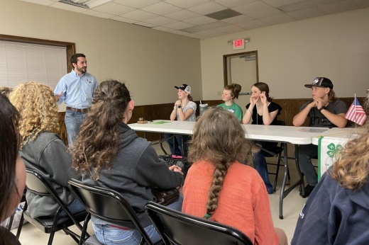 Mason Parish presents contest rules to Outback 4H club. (Courtesy Mason Parish)