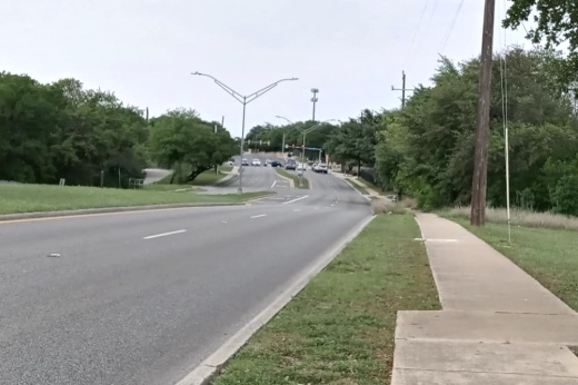 A right-turn lane on westbound Bitters Road at northbound Huebner Road could be in the works alongside nine other citizen-proposed neighborhood projects San Antonio District 9 City Council Member John Courage said are up for participatory budgeting funding. (Edmond Ortiz/Community Impact)