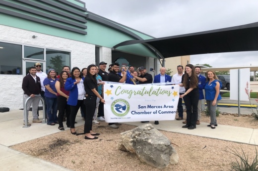 Suds Deluxe Car Wash celebrated its new location at 233 Wonder World Drive, San Marcos, with a ribbon-cutting April 20. (Amira Van Leeuwen/Community Impact)