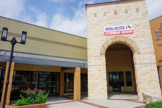 i35 Marketplace Animal Hospital exterior