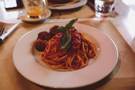 At Bella Sera Liberty Hill, customers can order from a menu full of offerings, including a pasta sampler. (Courtesy Pexels)