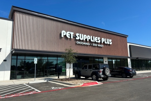 exterior of pet supplies plus in round rock