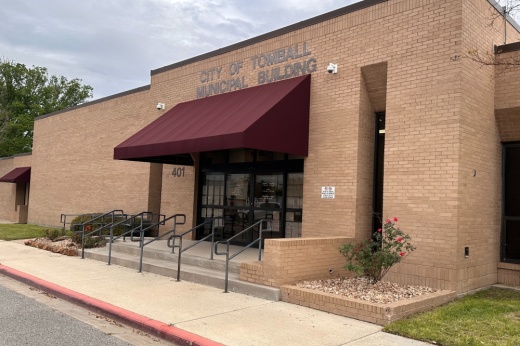 tomball city hall exterior