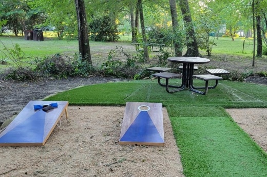 cornhole set