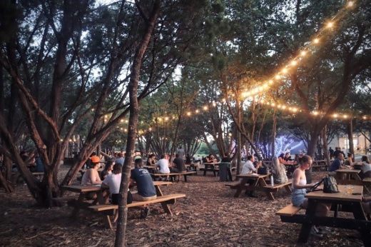 meanwhile brewing co outdoor space