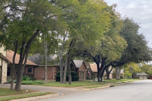 Street view of The Oaklands neighborhood in Round Rock