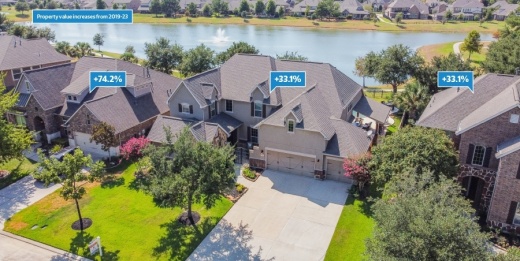 A drone photo of homes in Gleannloch Farms