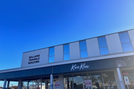 This is a photo of the Bellaire Triangle shopping center.