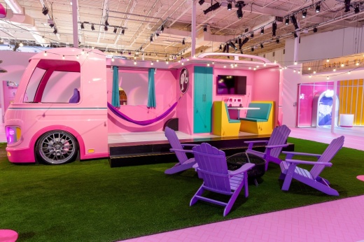 Barbie Camper.