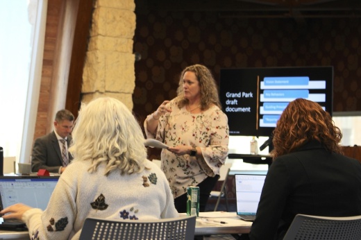 shannon coates at a frisco council meeting
