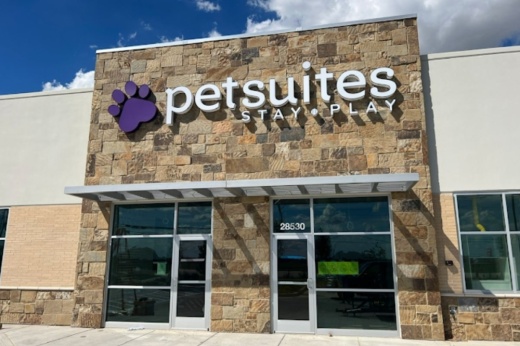 Exterior of PetSuites of America Fulshear location